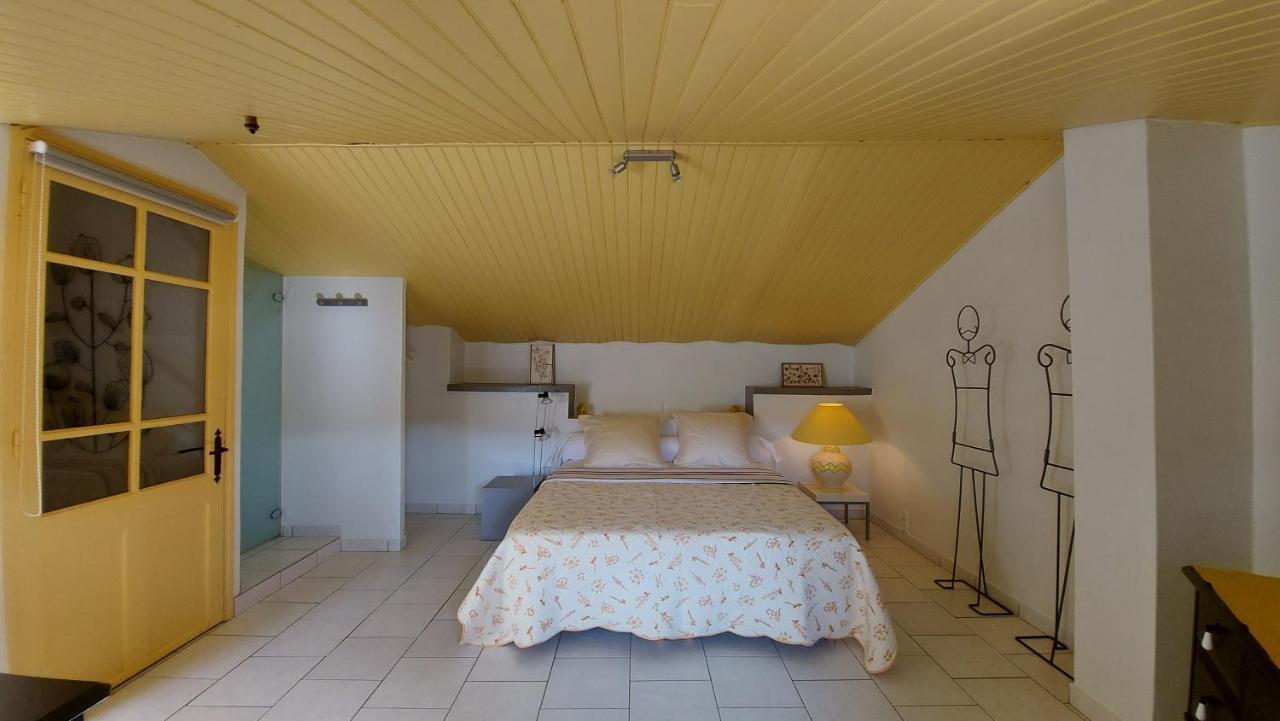 Le Mas Des Sorcieres - Maison D'Hotes Valréas Exterior foto